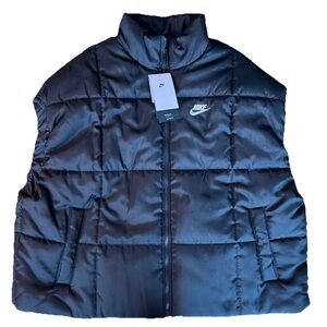 Nike Women’s Therma-fit oversized black puffer vest.  Size Large